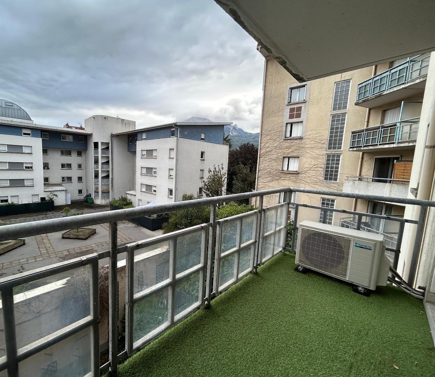 Location appartement meublé 2 pièces 47 m² 38000 Grenoble (Berriat)
