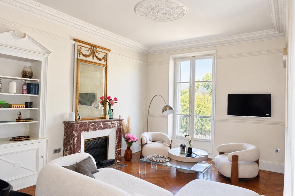 Location appartement 3 pièces 82 m² 38000 Grenoble (Centre-ville)